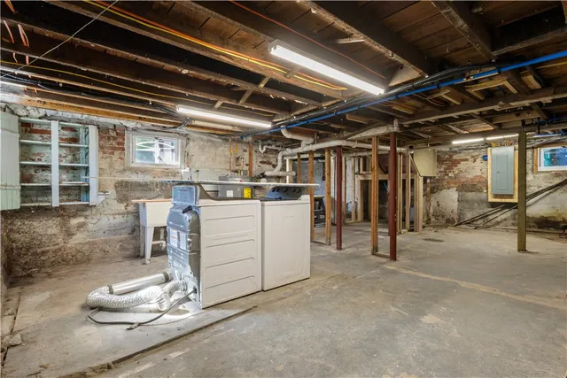 $599,000 | 28 Manchester Street, Warwick, RI 02888