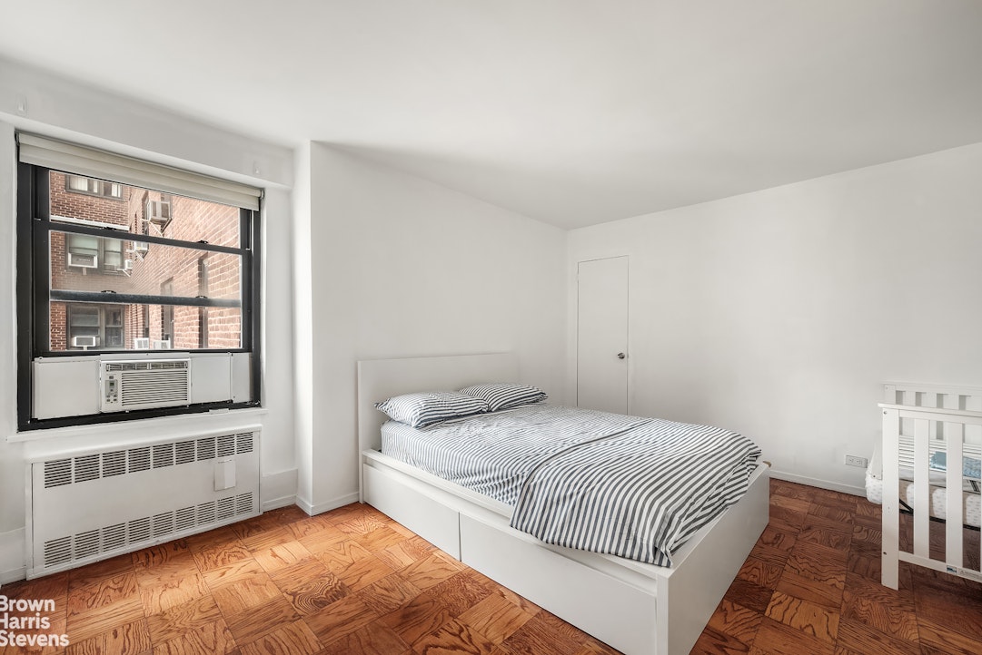 210 East Broadway, Unit H1305 Manhattan, NY 10002 - Photo 2 of 9
