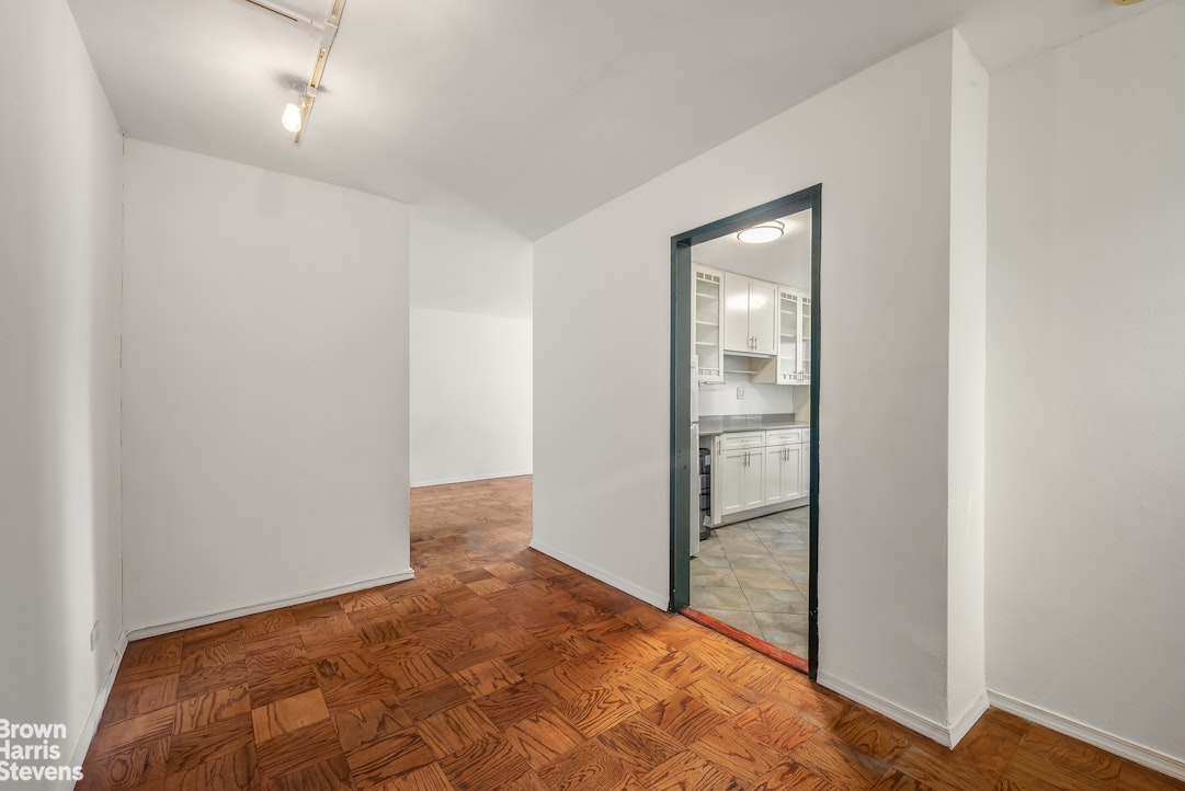 210 East Broadway, Unit H1305 Manhattan, NY 10002 - Photo 4 of 9