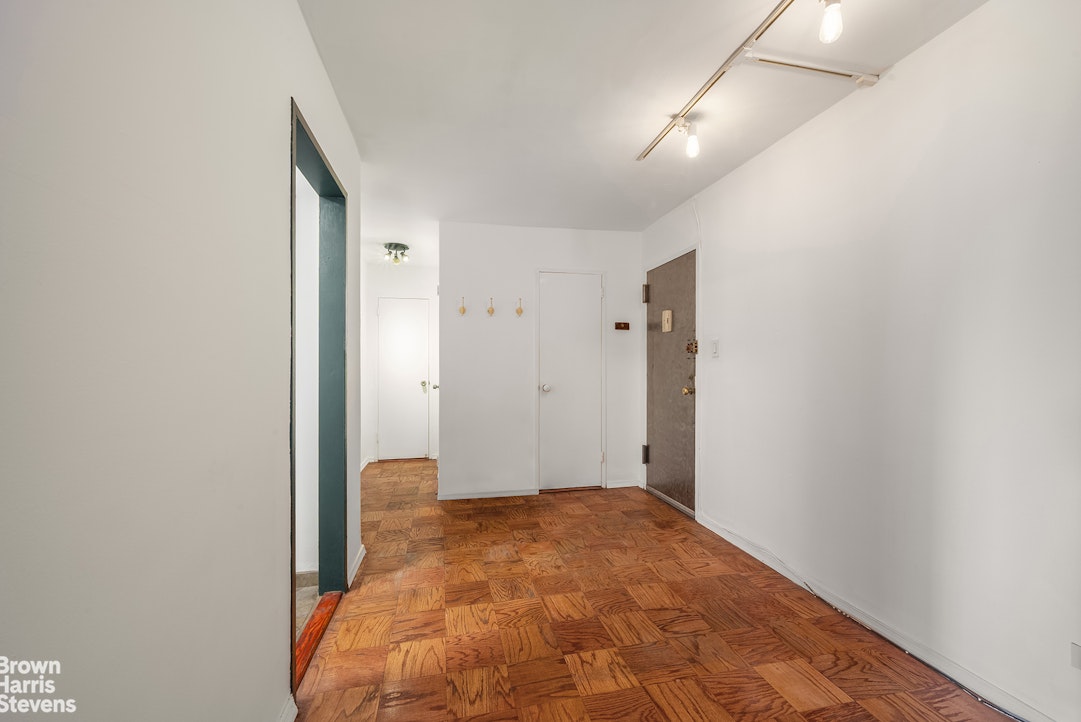 210 East Broadway, Unit H1305 Manhattan, NY 10002 - Photo 5 of 9