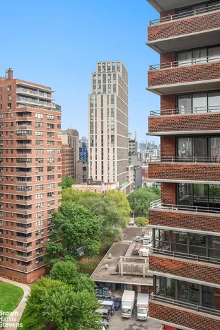 $755,000 | 210 East Broadway, Unit H1305 | Lower East Side