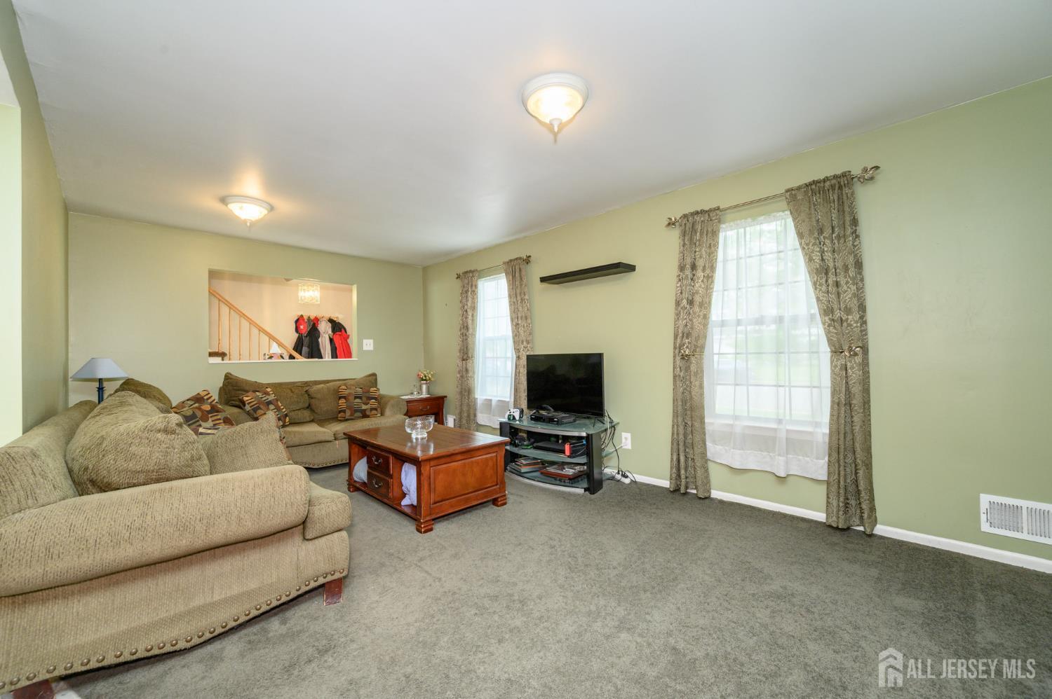 20 Snowdrift Lane Howell, NJ 07731 - Photo 4 of 35