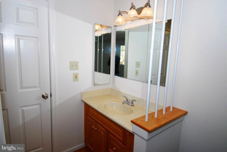 7559 Aspenpark Road Lorton, VA 22079 - Photo 12 of 14 Bath (Master)