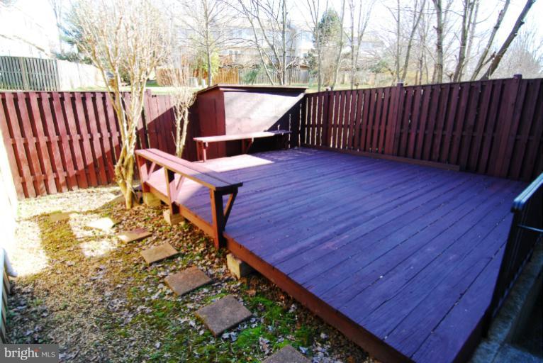 7559 Aspenpark Road Lorton, VA 22079 - Photo 6 of 14 Deck and Fenced-in-Yard