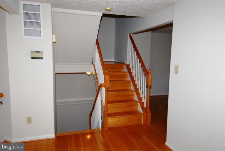 7559 Aspenpark Road Lorton, VA 22079 - Photo 8 of 14 Interior (General)