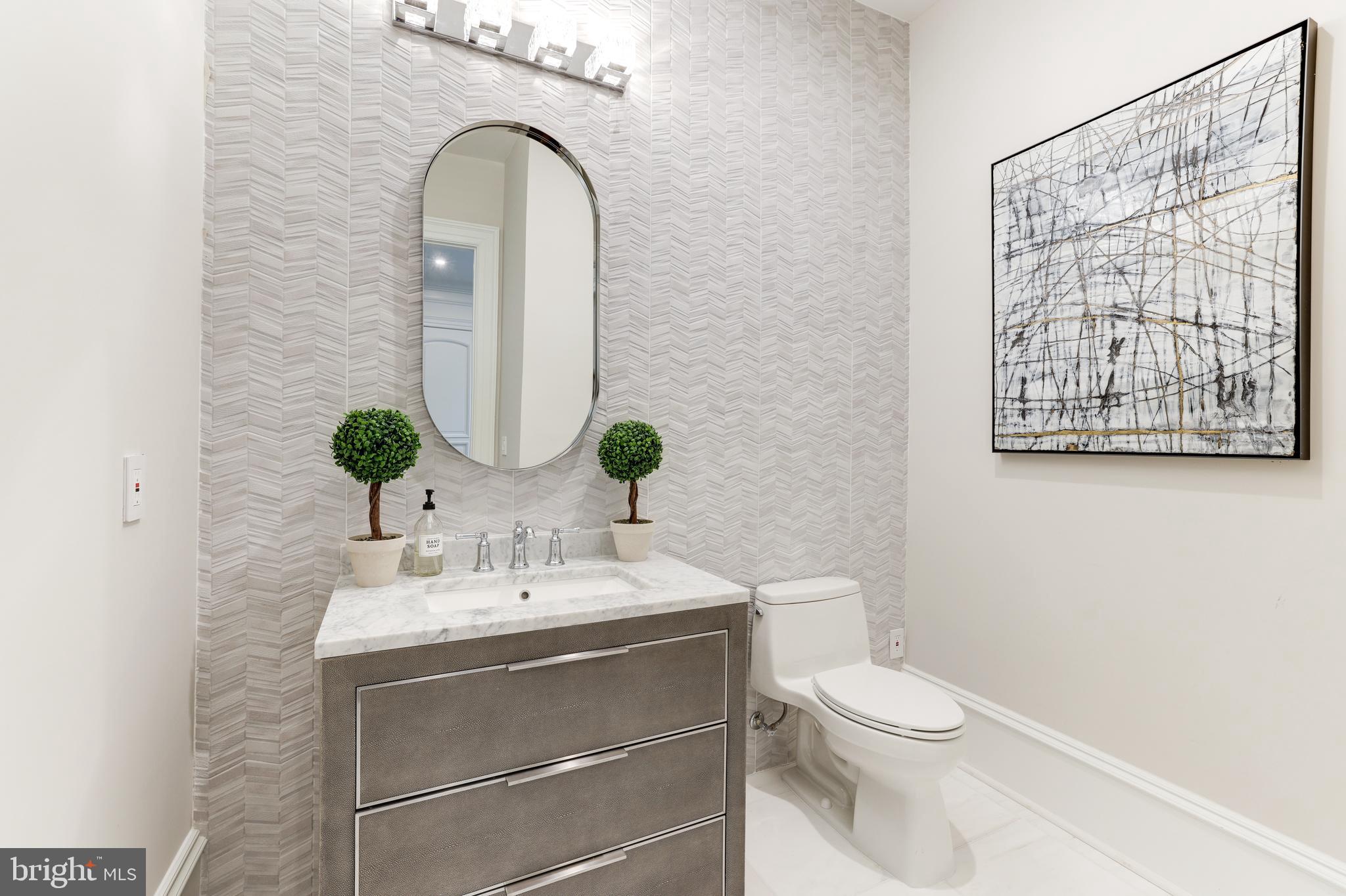 1332 McCay Lane McLean, VA 22101 - Photo 27 of 61 Powder Room