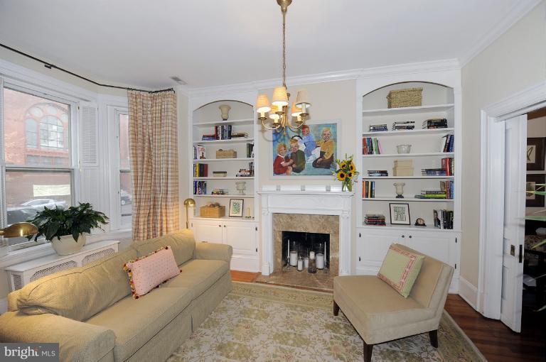 306 A Street Southeast Washington, DC 20003 - Photo 12 of 18 Living Room