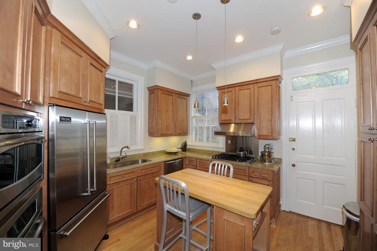 306 A Street Southeast Washington, DC 20003 - Photo 15 of 18 Kitchen