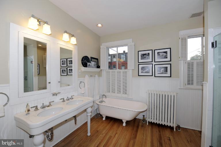 306 A Street Southeast Washington, DC 20003 - Photo 5 of 18 Bath