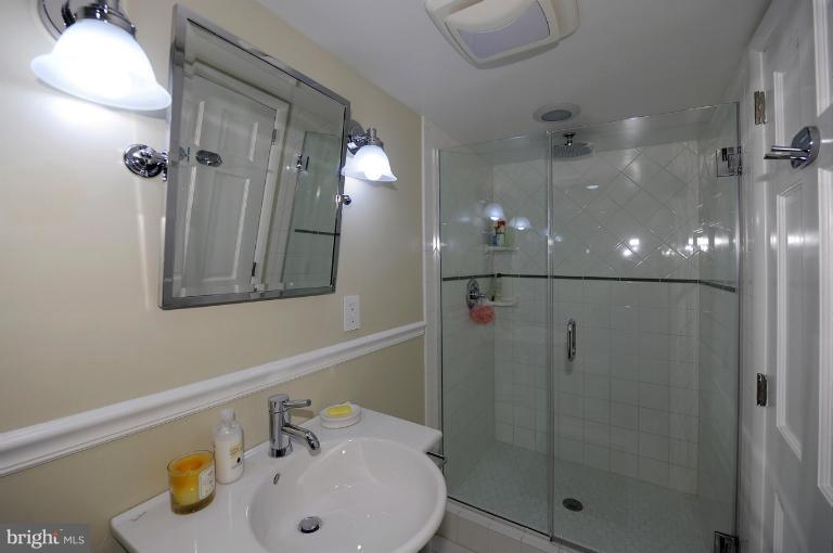 306 A Street Southeast Washington, DC 20003 - Photo 8 of 18 Bath