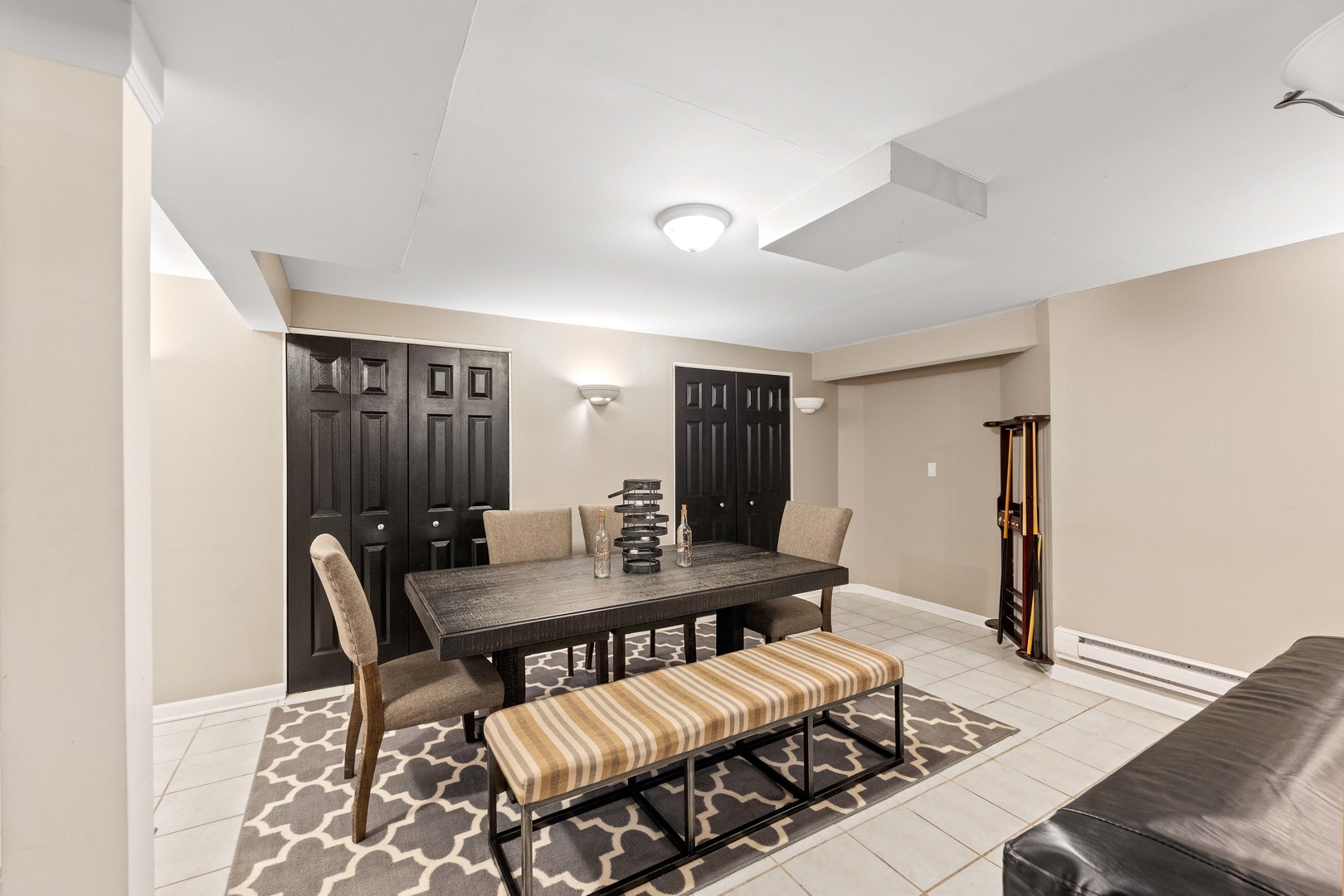 327 Berkeley Drive Bolingbrook, IL 60440 - Photo 27 of 50 a view of a dining room with furniture