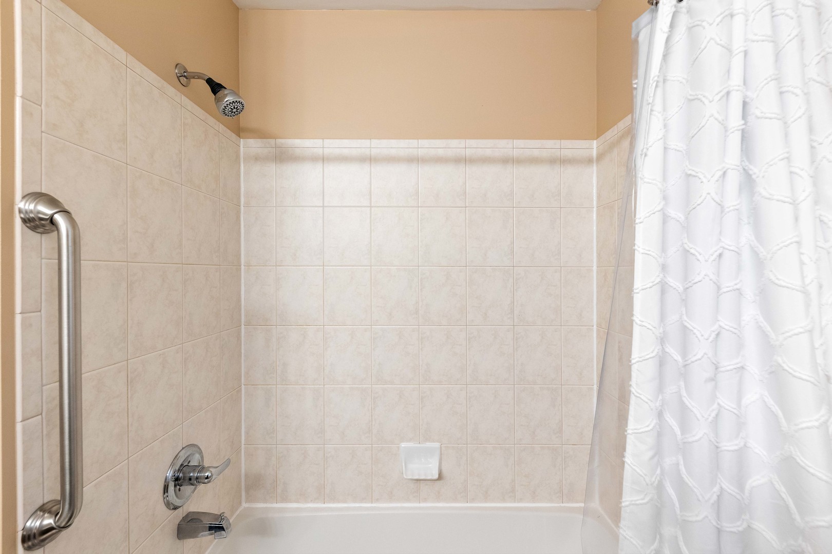 327 Berkeley Drive Bolingbrook, IL 60440 - Photo 37 of 50 a bathroom with a shower