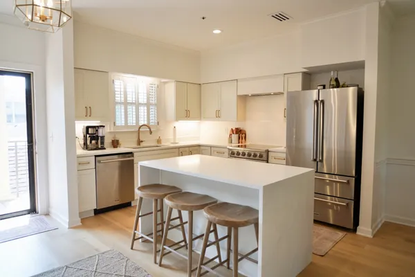 $2,600 | 3334 Hillsboro Pike, Nashville, TN 37215