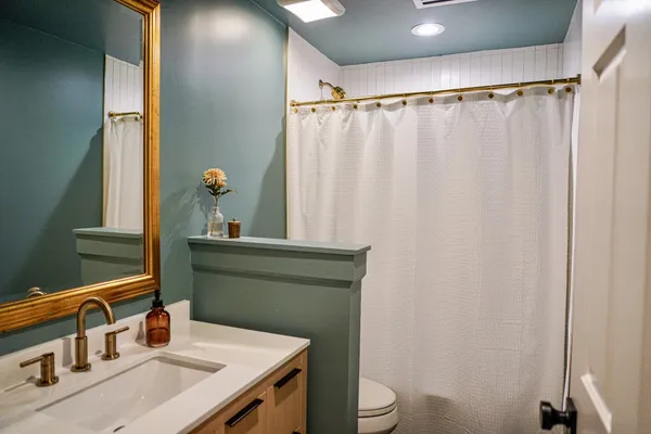 $2,600 | 3334 Hillsboro Pike, Nashville, TN 37215