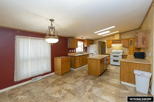 $194,500 | 820 Maple Street, Rock Springs, WY 82901