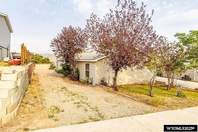 $194,500 | 820 Maple Street, Rock Springs, WY 82901