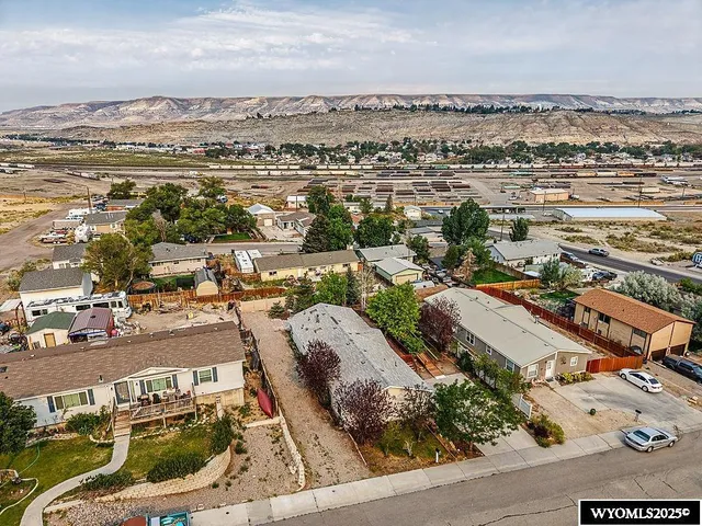 $194,500 | 820 Maple Street, Rock Springs, WY 82901