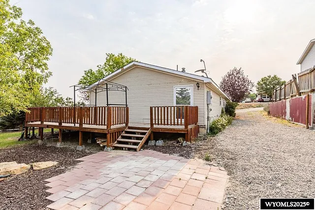 $194,500 | 820 Maple Street, Rock Springs, WY 82901