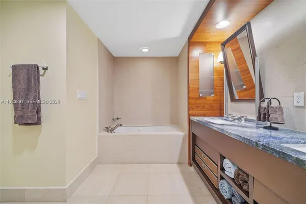 $9,000 | 6799 Collins Avenue, Unit 1604, Miami Beach, FL 33141