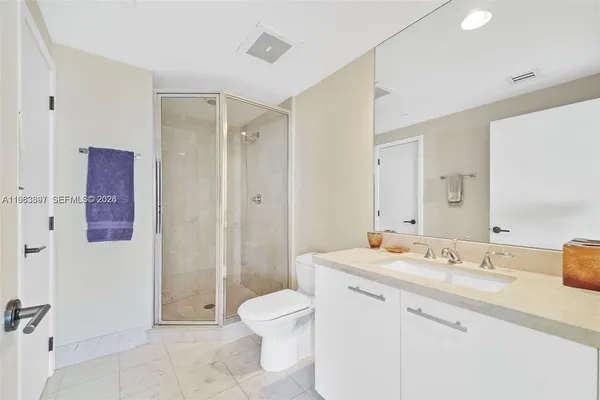 $9,000 | 6799 Collins Avenue, Unit 1604, Miami Beach, FL 33141