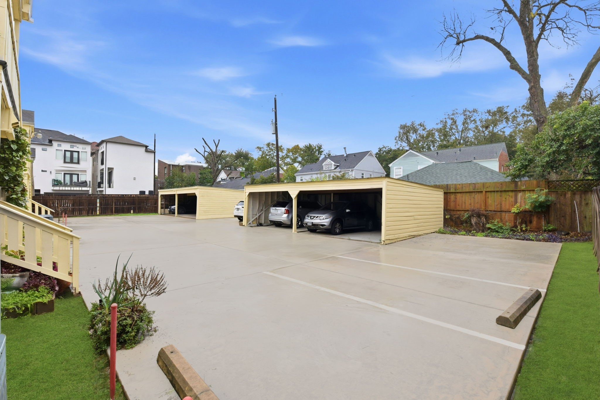 2513 Shakespeare Street, Unit 3 Houston, TX 77030 - Photo 27 of 29 Parking area