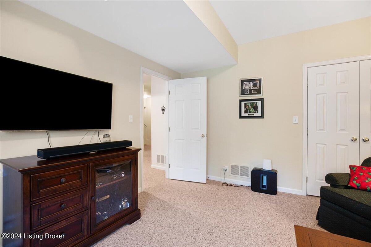 8313 Running Spring Drive Louisville, KY 40241 - Photo 28 of 47 51-8313-51