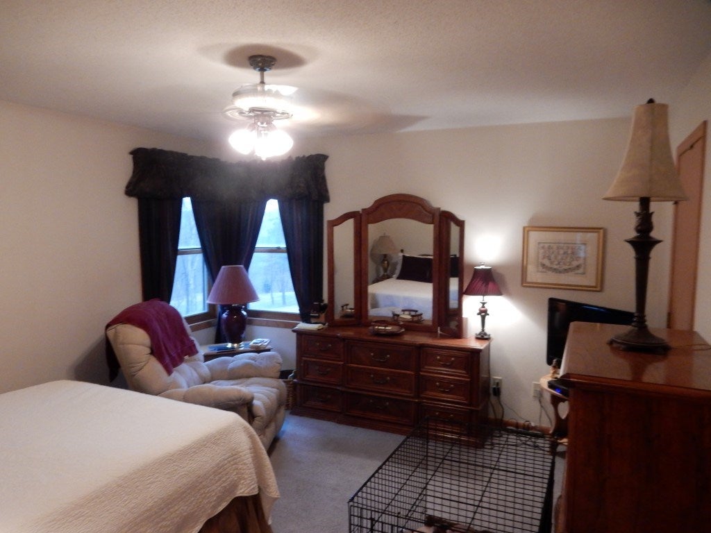 3945 Spring Street Northeast Solon, IA 52333 - Photo 10 of 25 Gallery Image 10
