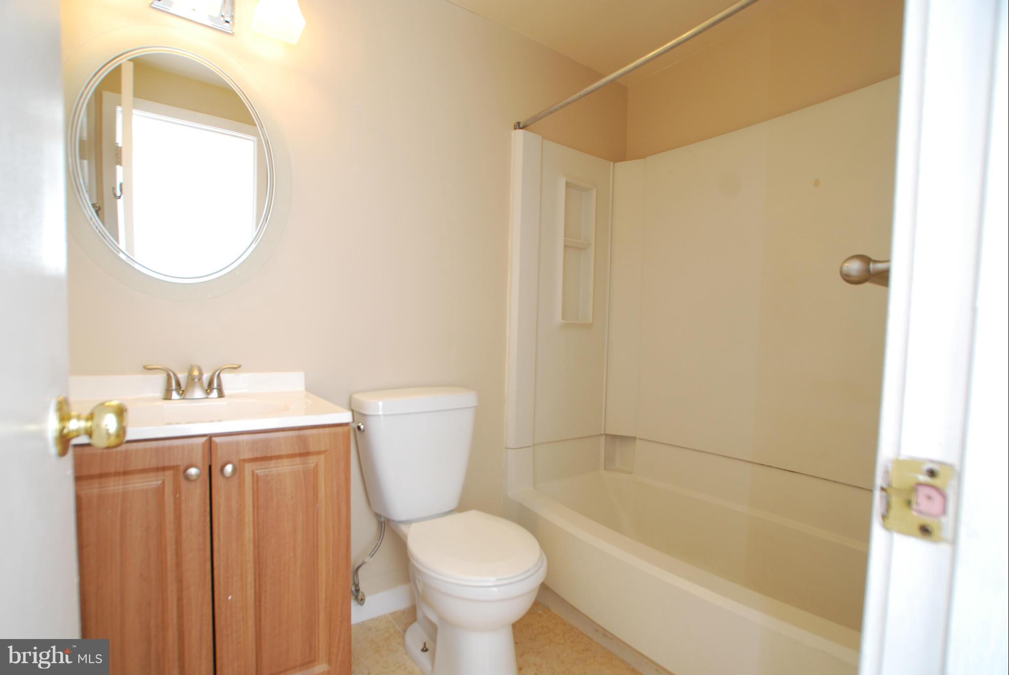 9769 Hellingly Place, Unit 1 Gaithersburg, MD 20886 - Photo 16 of 16 Bath