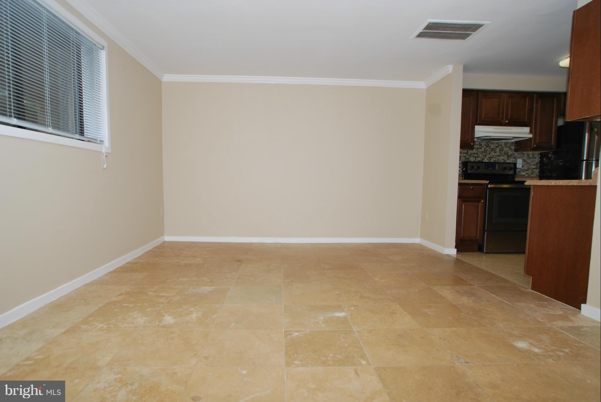 9769 Hellingly Place, Unit 1 Gaithersburg, MD 20886 - Photo 7 of 16 Dining Room