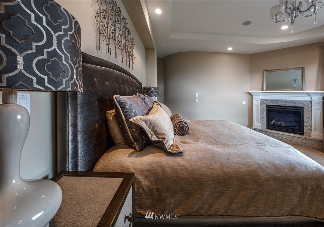 920 Belfair Road Bellevue, WA 98004 - Photo 11 of 25 Gallery Image 11