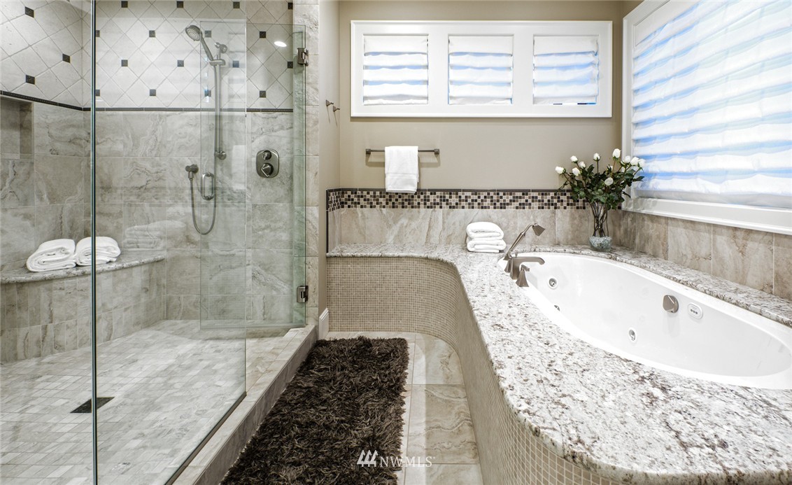 920 Belfair Road Bellevue, WA 98004 - Photo 13 of 25 Gallery Image 13
