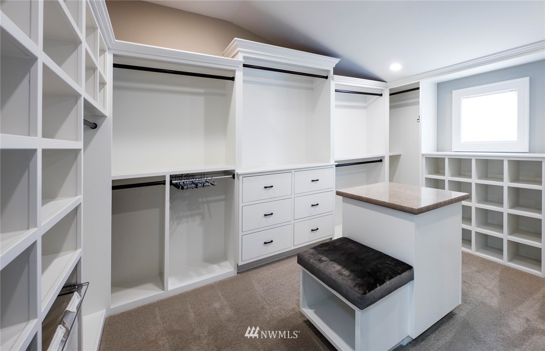 920 Belfair Road Bellevue, WA 98004 - Photo 14 of 25 Gallery Image 14
