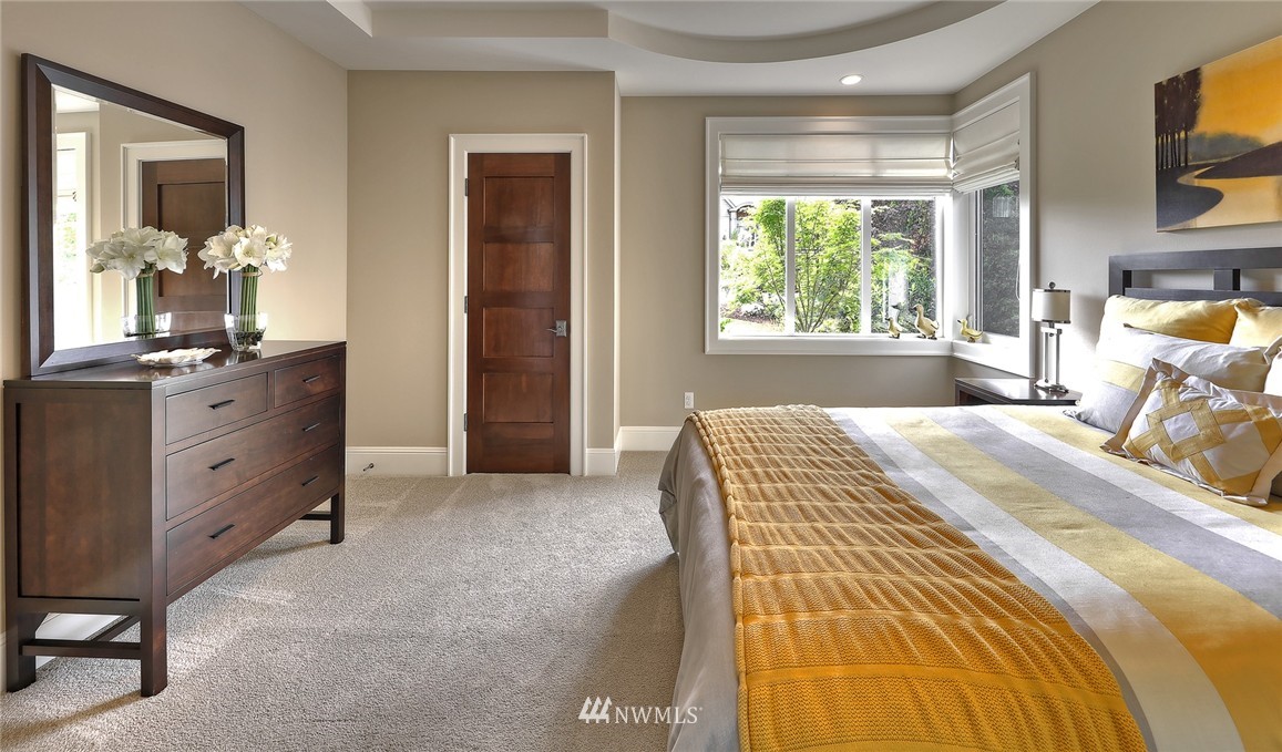 920 Belfair Road Bellevue, WA 98004 - Photo 16 of 25 Gallery Image 16
