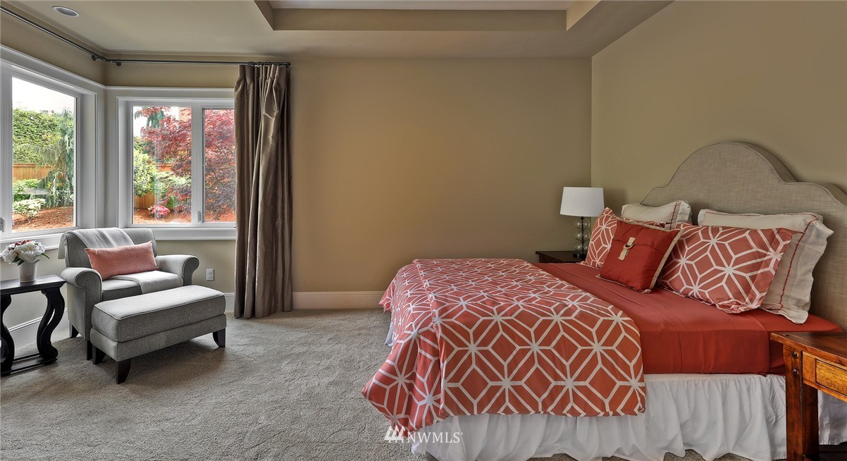 920 Belfair Road Bellevue, WA 98004 - Photo 22 of 25 Gallery Image 22