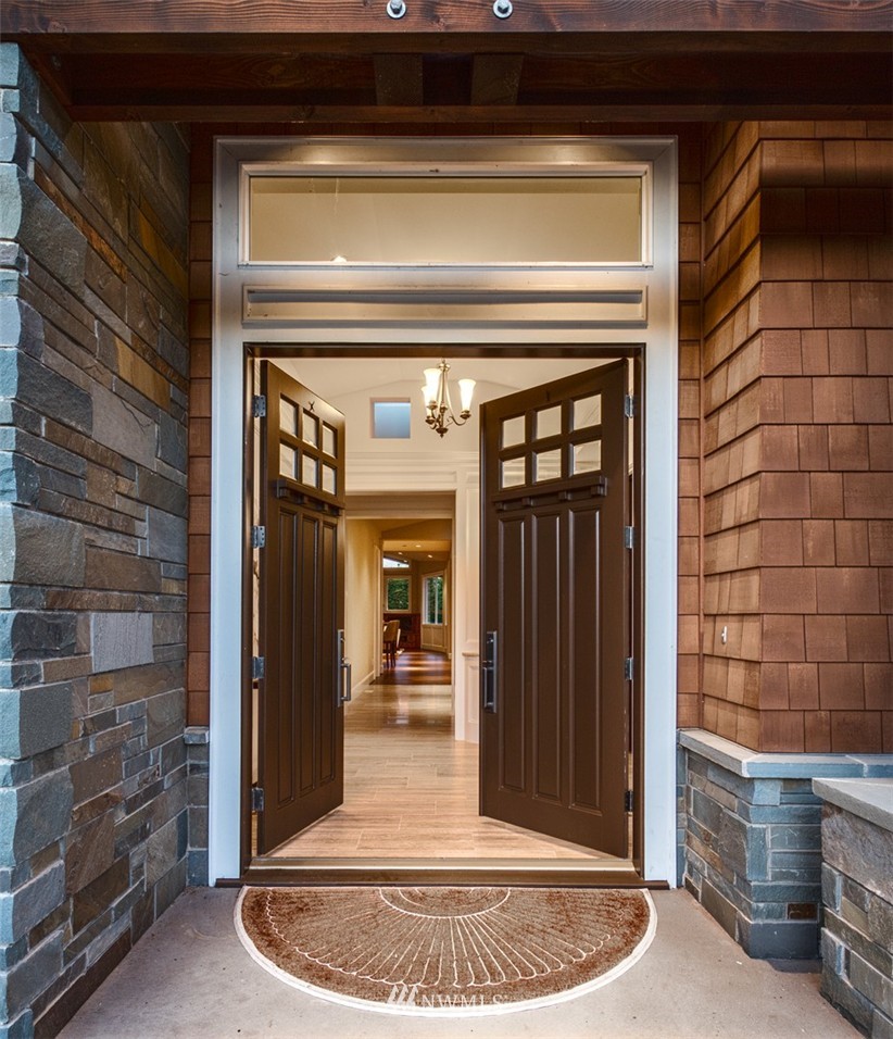 920 Belfair Road Bellevue, WA 98004 - Photo 5 of 25 Gallery Image 5