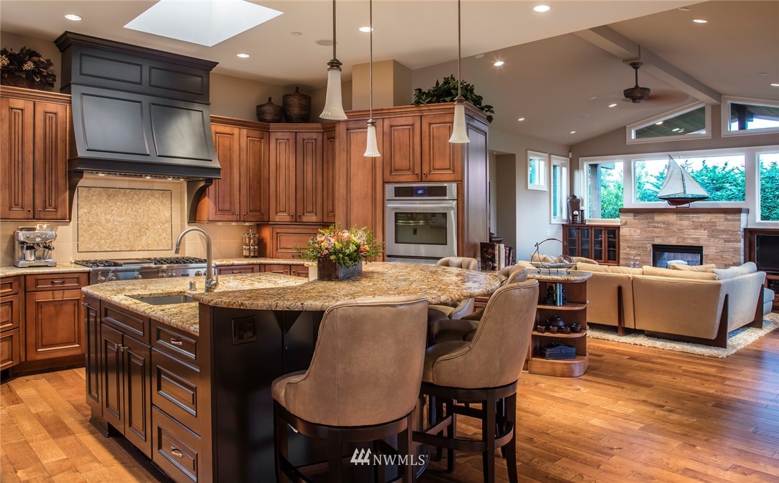920 Belfair Road Bellevue, WA 98004 - Photo 7 of 25 Gallery Image 7
