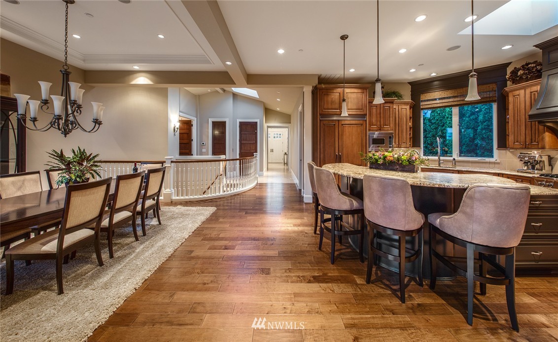 920 Belfair Road Bellevue, WA 98004 - Photo 9 of 25 Gallery Image 9