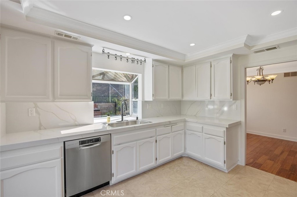 5974 Ruthwood Drive Calabasas, CA 91302 - Photo 4 of 30