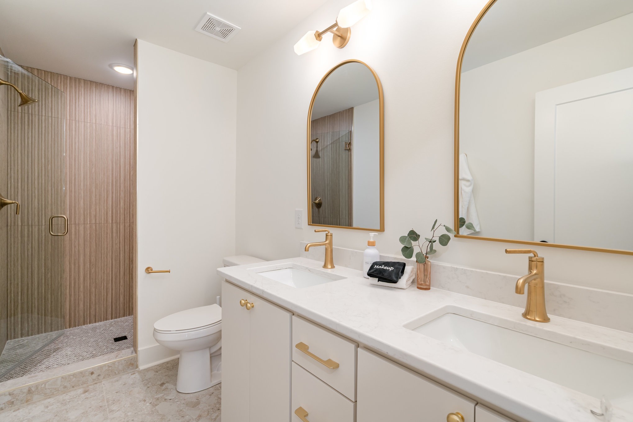 542 D Rosedale Avenue, Unit 7 Nashville, TN 37211 - Photo 18 of 33 a bathroom with a double vanity sink toilet and shower