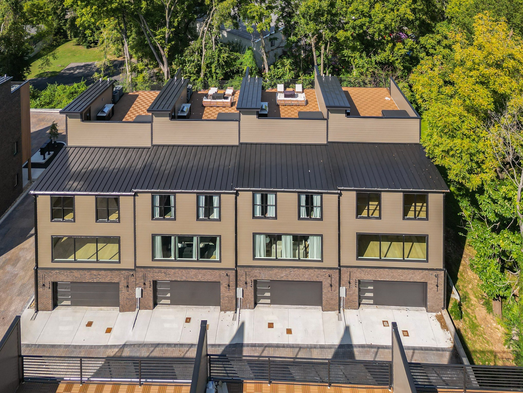 542 D Rosedale Avenue, Unit 7 Nashville, TN 37211 - Photo 27 of 33 a front view of a house with balcony