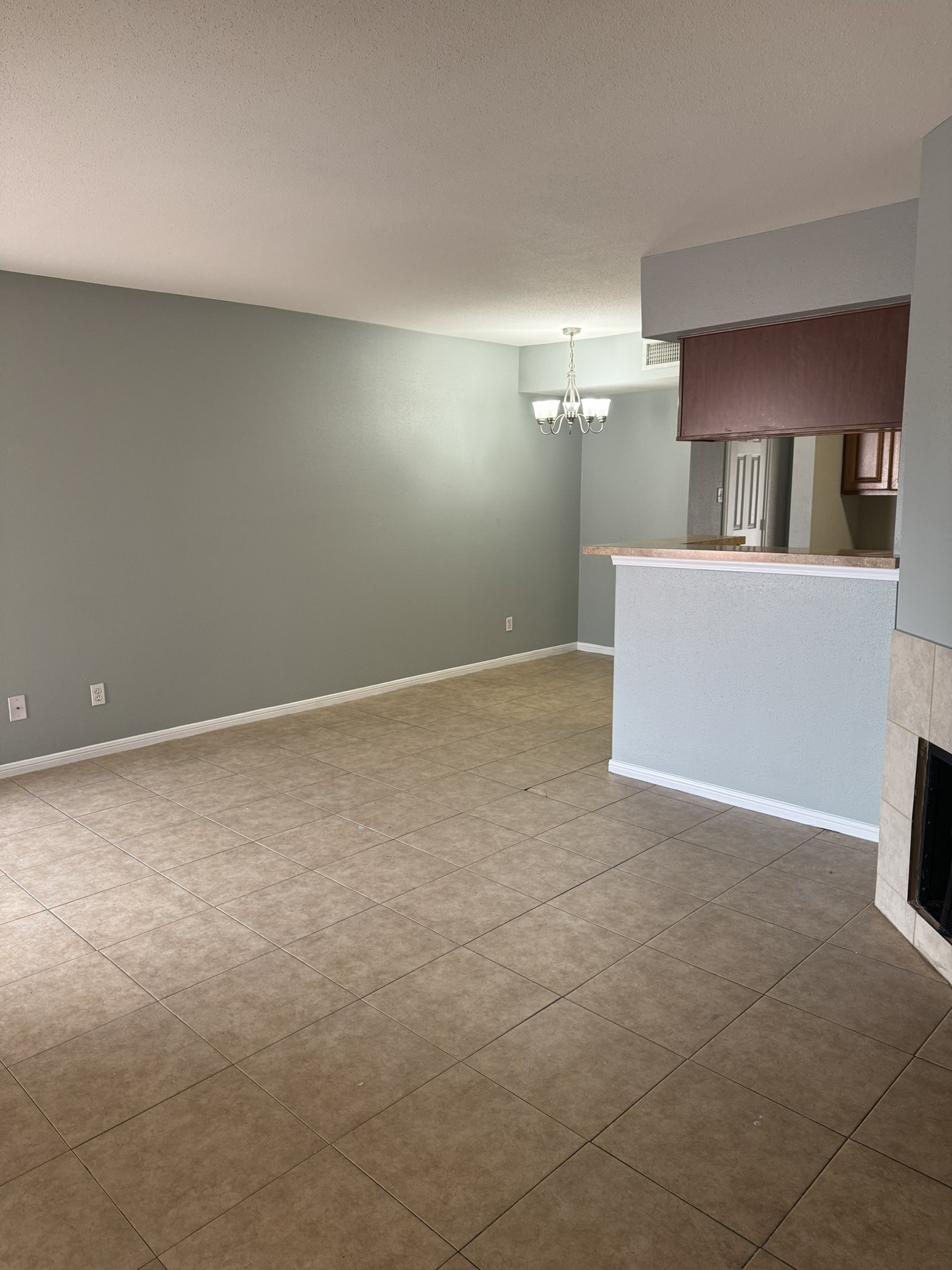 10100 South Gessner Road, Unit 106 Houston, TX 77071 - Photo 6 of 12 Living Room