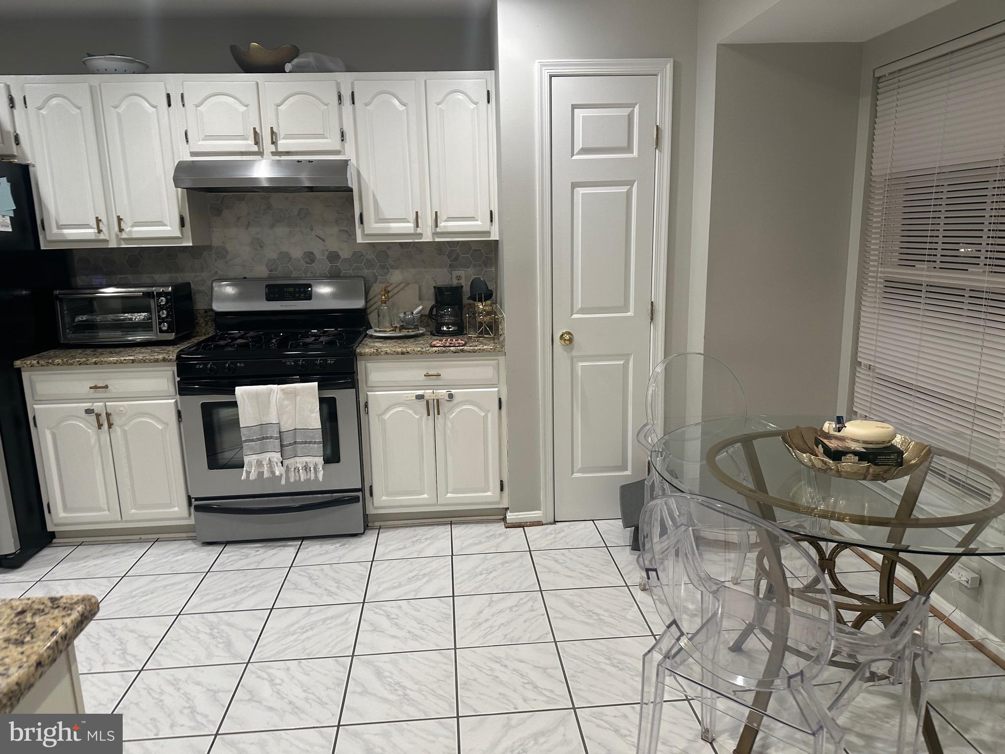 14162 Compton Valley Way Centreville, VA 20121 - Photo 11 of 36