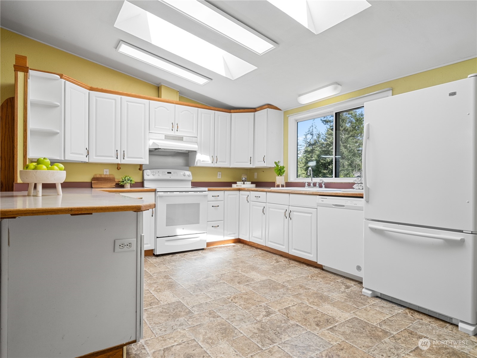 1487 Southwest Andrews Road Port Orchard, WA 98367 - Photo 14 of 38 Gallery Image 14