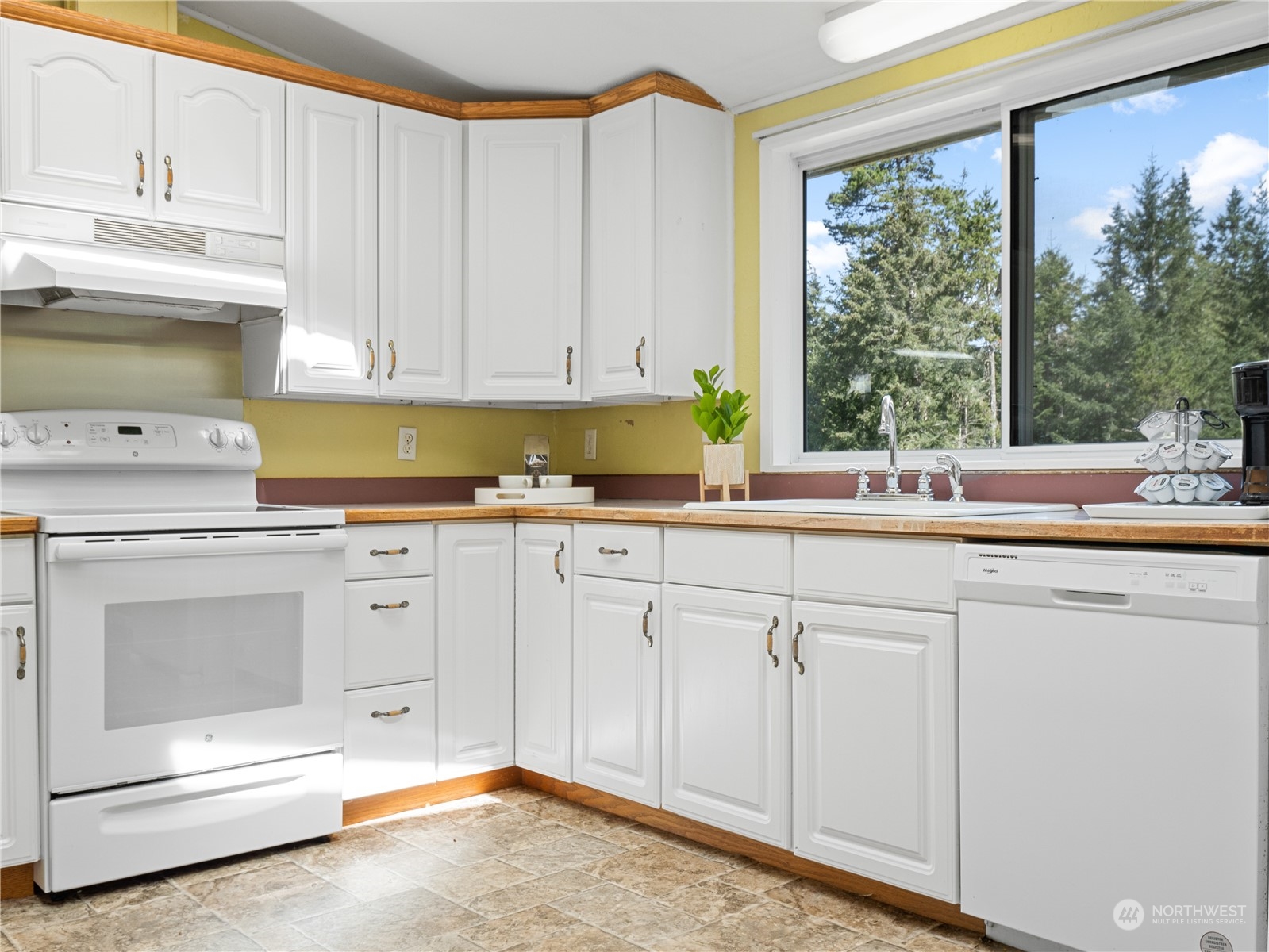 1487 Southwest Andrews Road Port Orchard, WA 98367 - Photo 15 of 38 Gallery Image 15