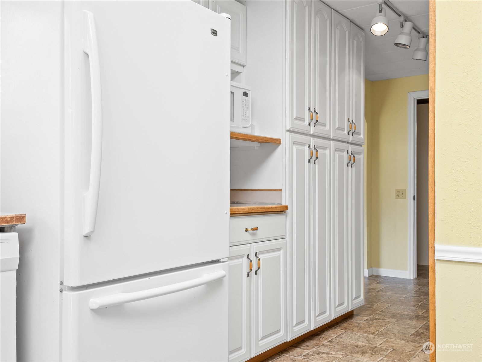 1487 Southwest Andrews Road Port Orchard, WA 98367 - Photo 26 of 38 Gallery Image 26