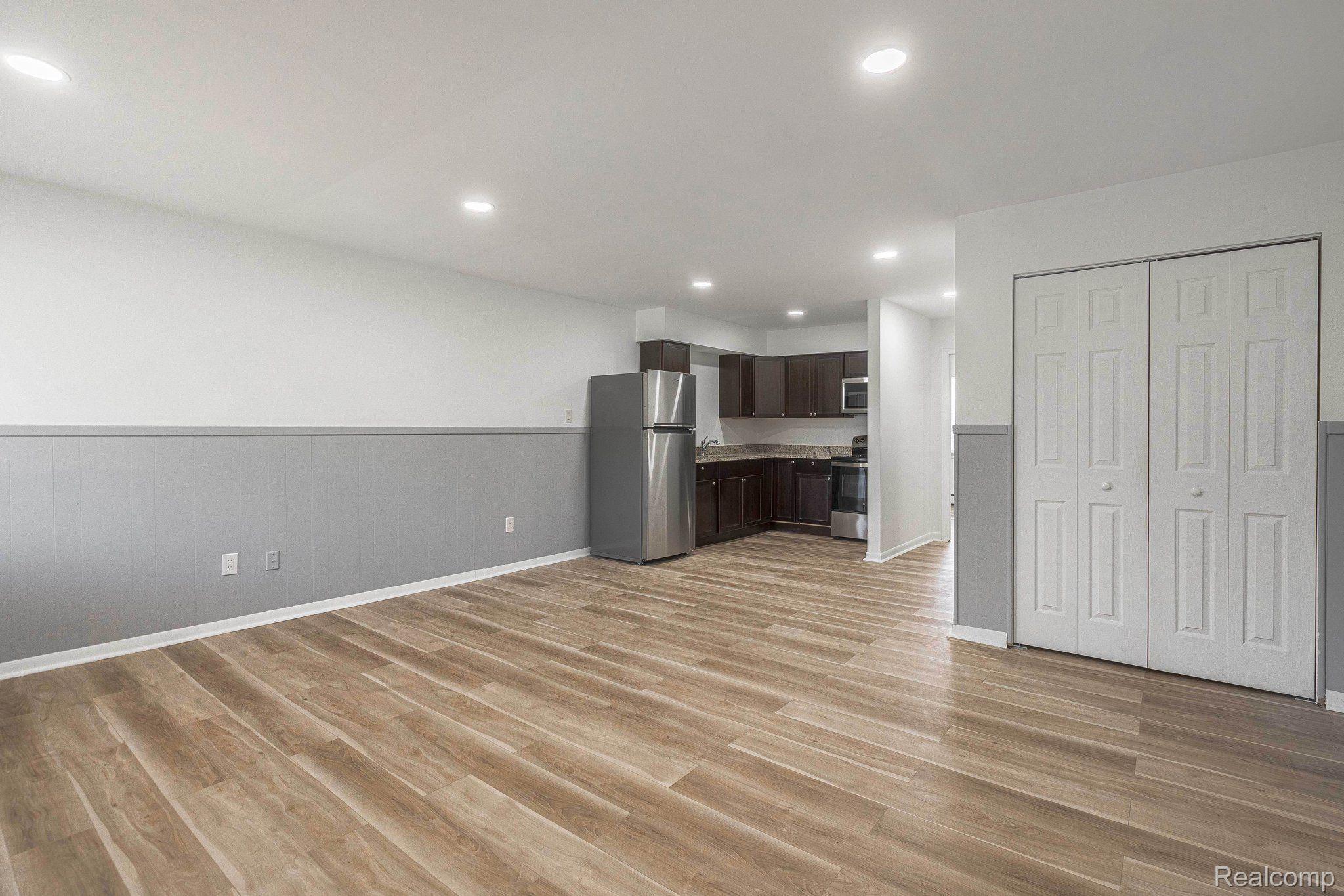 2475 South Commerce Road, Unit 5 Walled Lake, MI 48390 - Photo 25 of 37