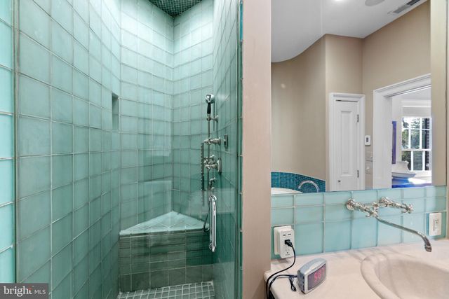 $1,925,000 | 526 Queen Street, Alexandria, VA 22314