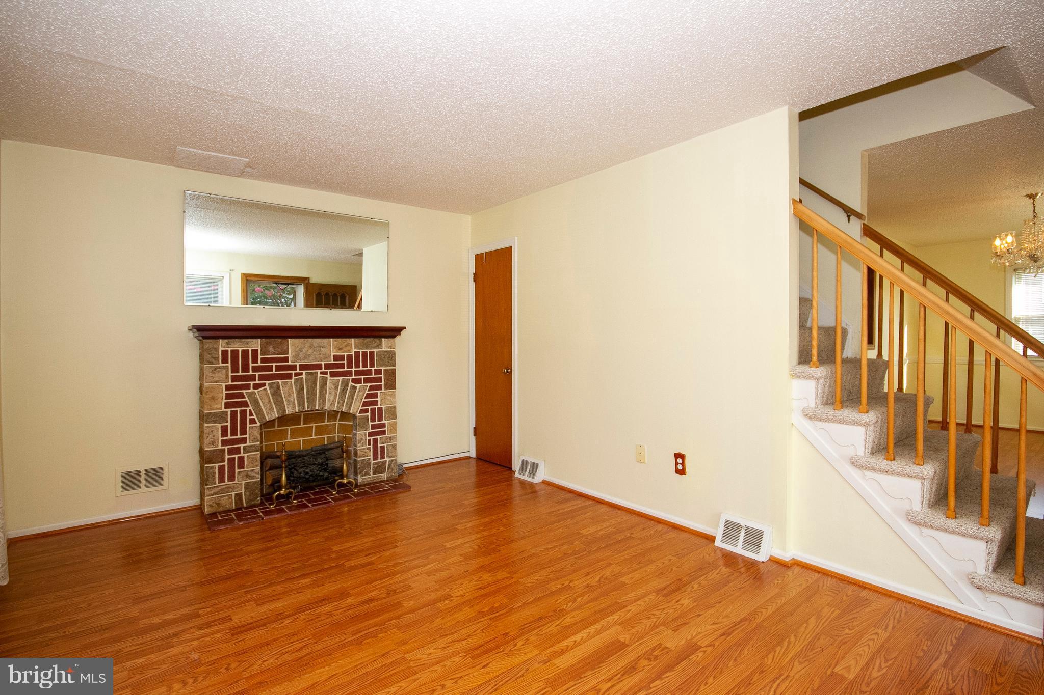 8112 Gray Haven Road Baltimore, MD 21222 - Photo 3 of 24 Family Room