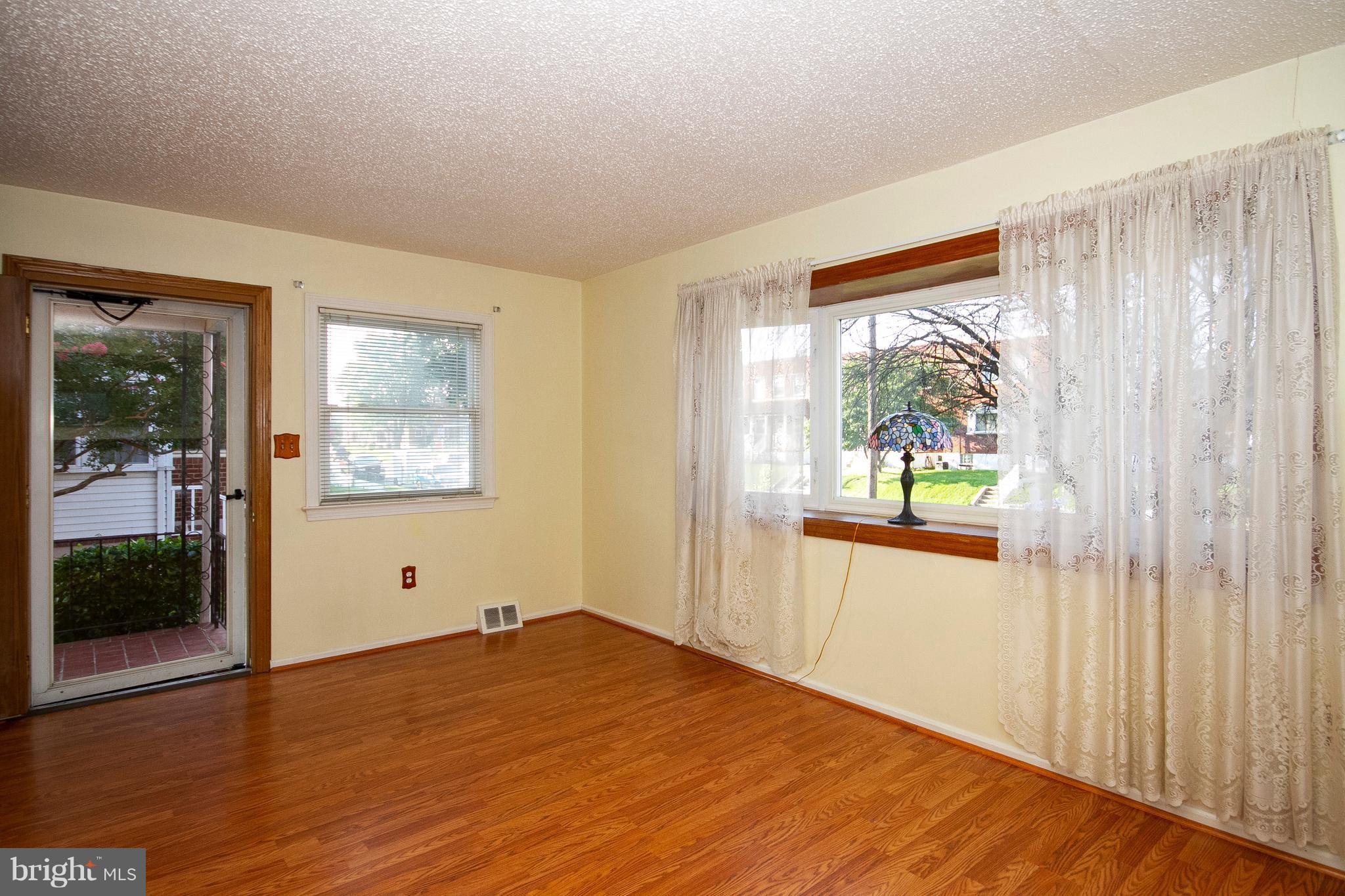 8112 Gray Haven Road Baltimore, MD 21222 - Photo 5 of 24 Family Room