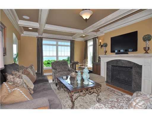 1014 Ocean Road Narragansett, RI 02882 - Photo 9 of 24 Living Room.